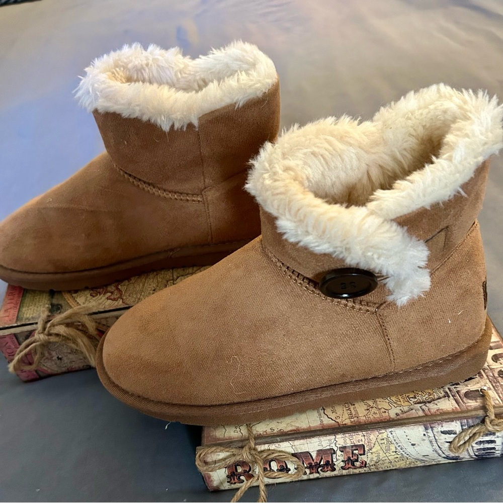 CLPP'LI Women's Single Button Mini Winter Boots